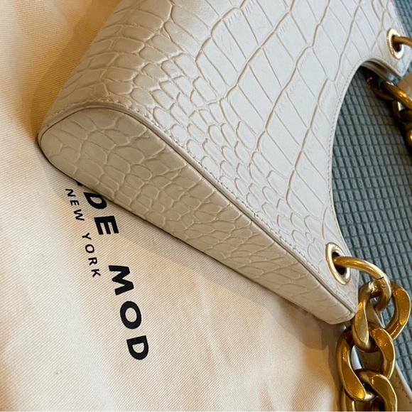 APEDE MOD WHITE CROC EMBOSSED LEATHER HOBO CHAIN SHOULDER FROGGY BAG - Picture 8 of 16